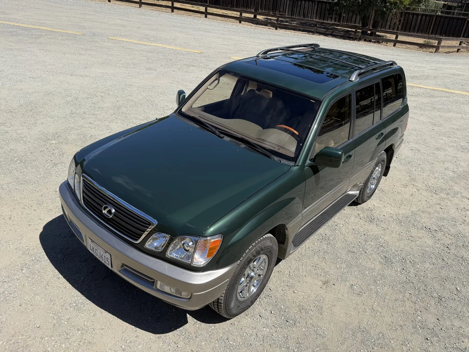 2000 Lexus LX 2nd Gen - Image 14 of 31
