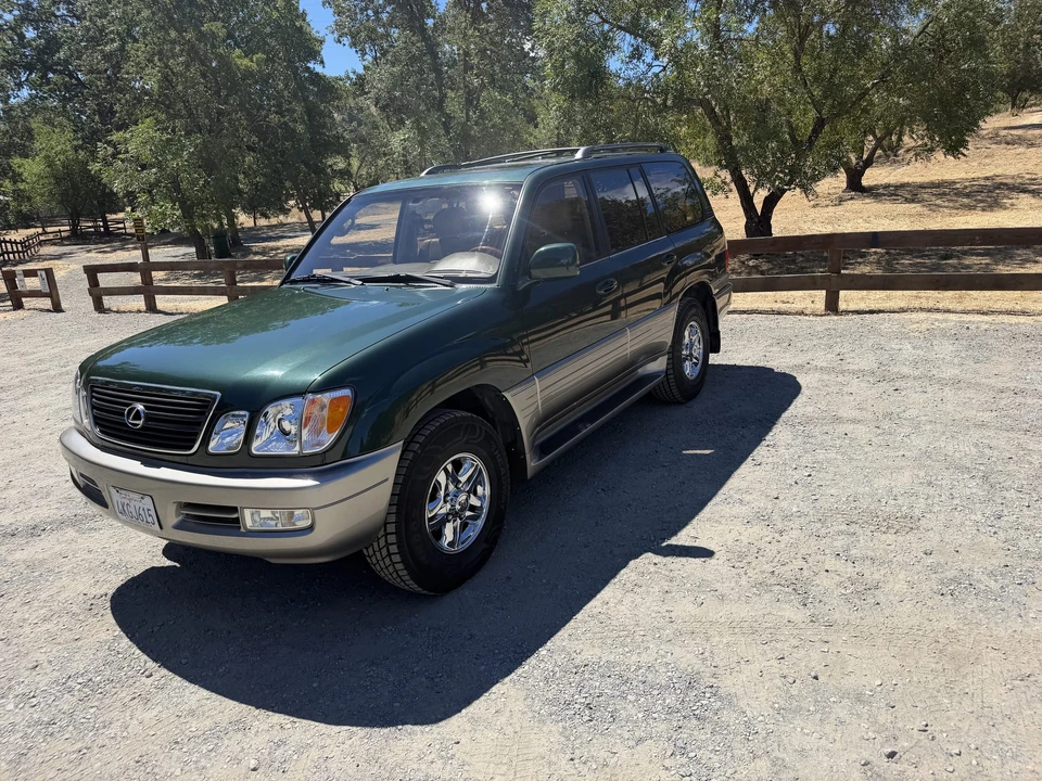 2000 Lexus LX 2nd Gen - Image 13 of 31