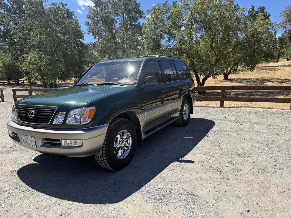 2000 Lexus LX 2nd Gen - Image 12 of 31