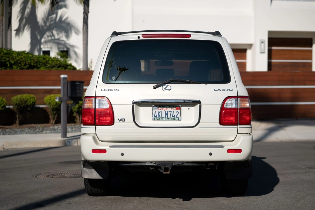 2000 Lexus LX 2nd Gen - Image 27 of 31