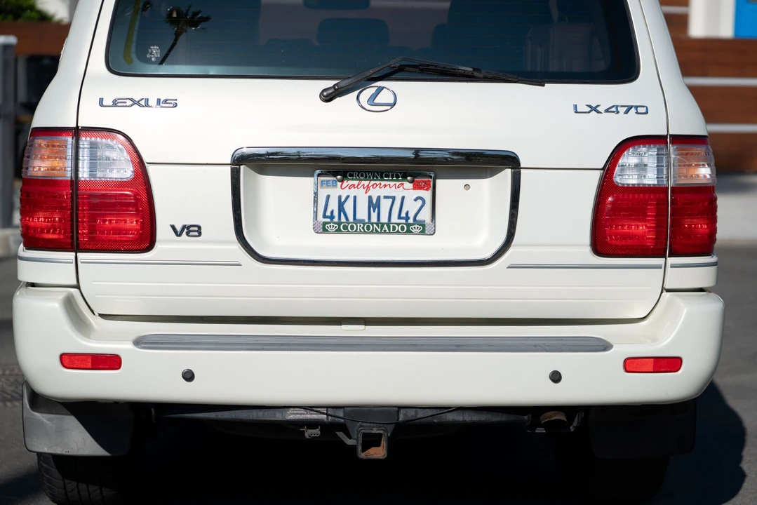 2000 Lexus LX 2nd Gen - Image 28 of 31