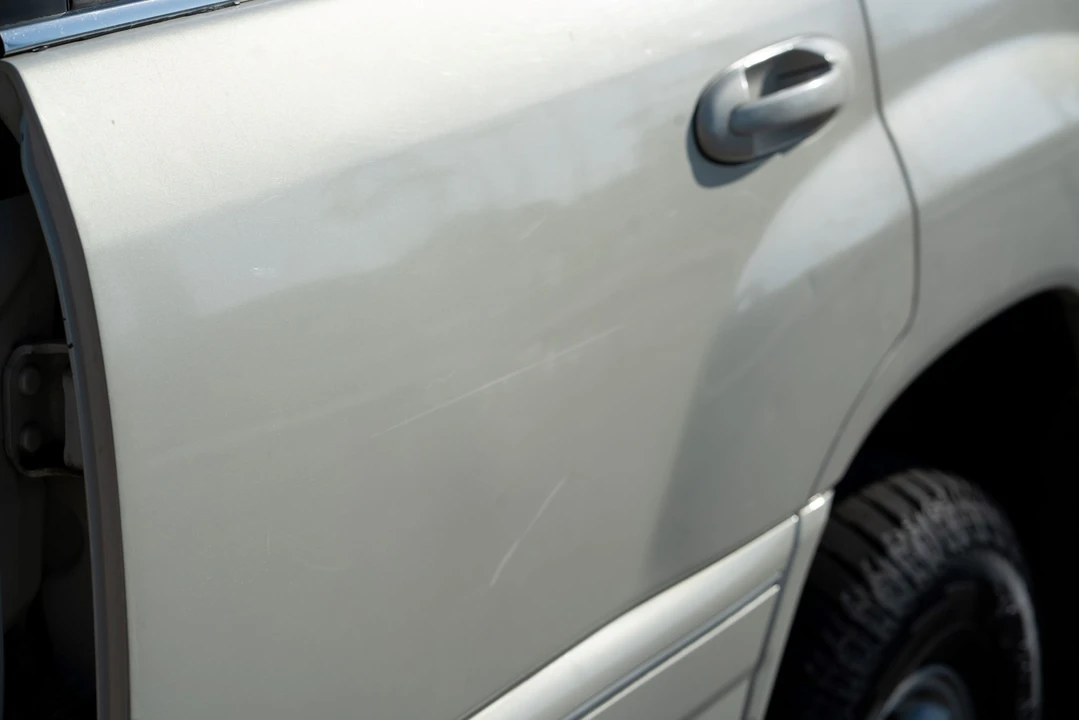 2000 Lexus LX 2nd Gen - Image 24 of 31