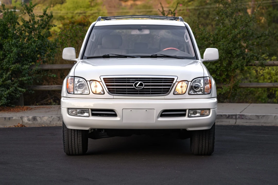 2000 Lexus LX 2nd Gen - Image 7 of 31