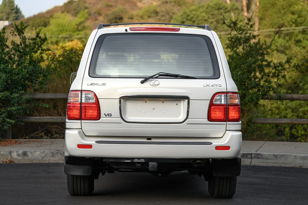 2000 Lexus LX 2nd Gen - Image 15 of 31