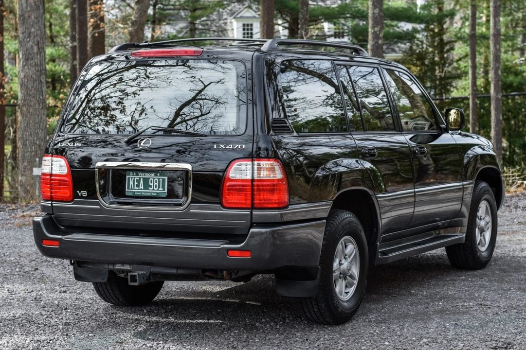 2000 Lexus LX 2nd Gen - Image 4 of 31