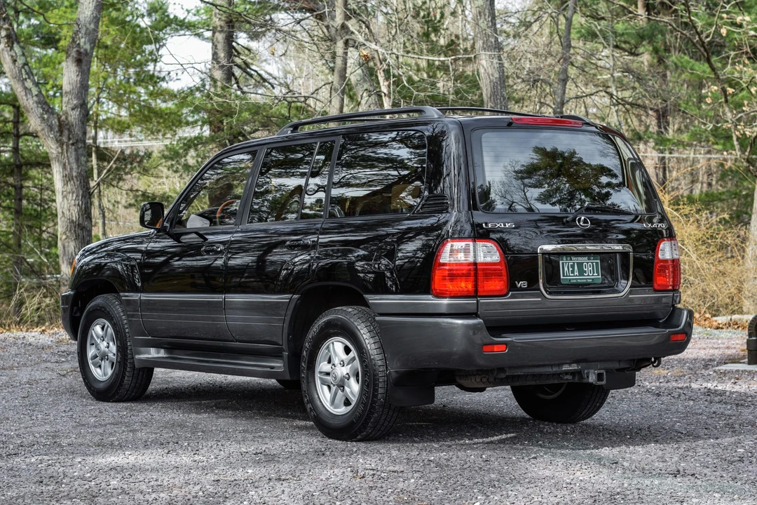 2000 Lexus LX 2nd Gen - Image 5 of 31