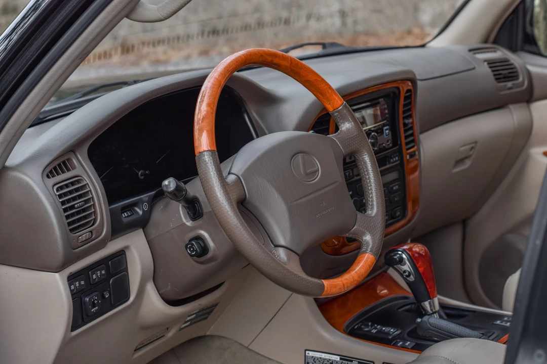 2000 Lexus LX 2nd Gen - Image 31 of 31