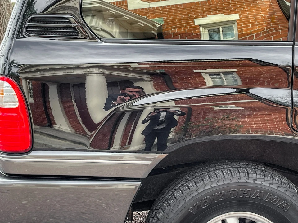2000 Lexus LX 2nd Gen - Image 17 of 31