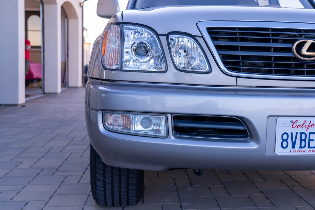 2000 Lexus LX 2nd Gen - Image 21 of 31