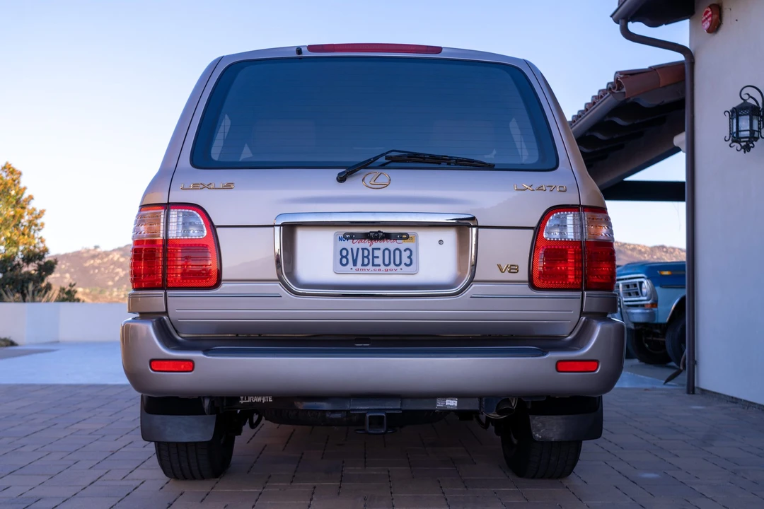2000 Lexus LX 2nd Gen - Image 9 of 31