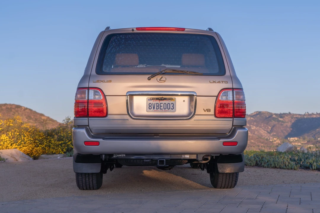 2000 Lexus LX 2nd Gen - Image 8 of 31