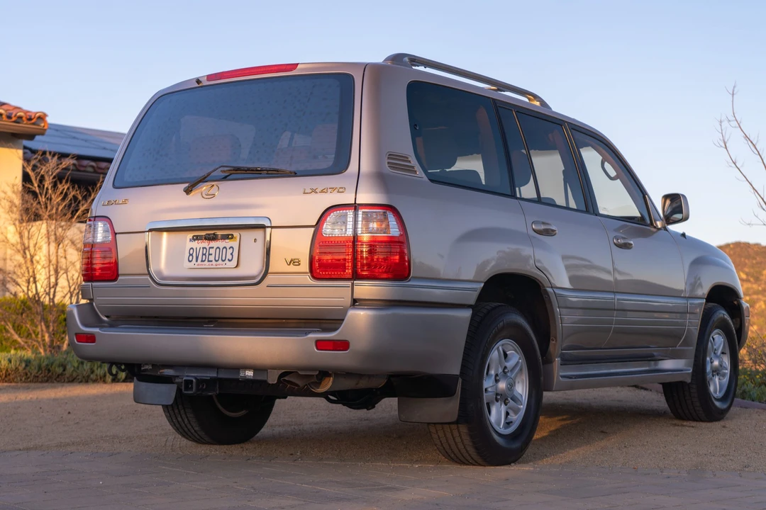 2000 Lexus LX 2nd Gen - Image 12 of 31