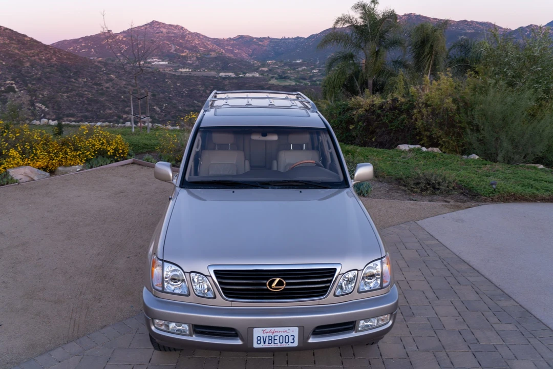 2000 Lexus LX 2nd Gen - Image 18 of 31