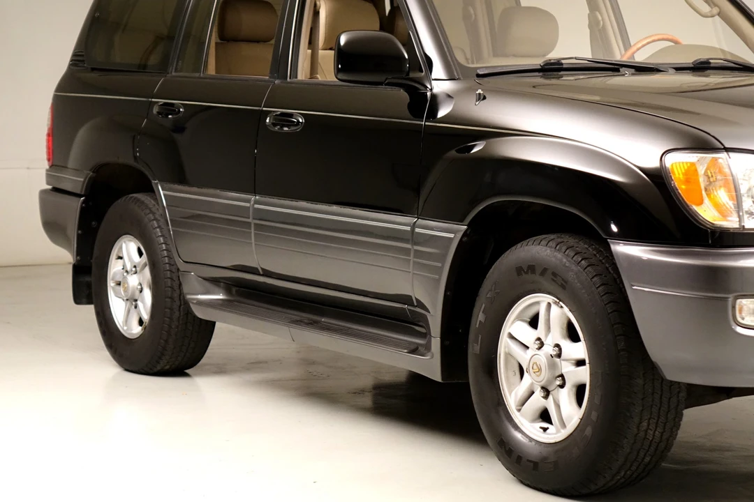 2000 Lexus LX 2nd Gen - Image 18 of 31
