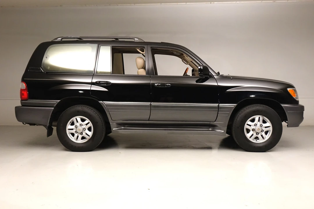 2000 Lexus LX 2nd Gen - Image 8 of 31