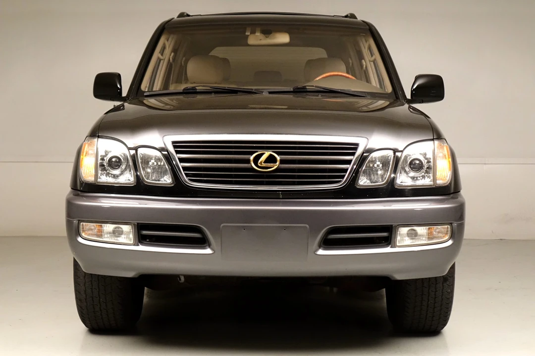 2000 Lexus LX 2nd Gen - Image 4 of 31