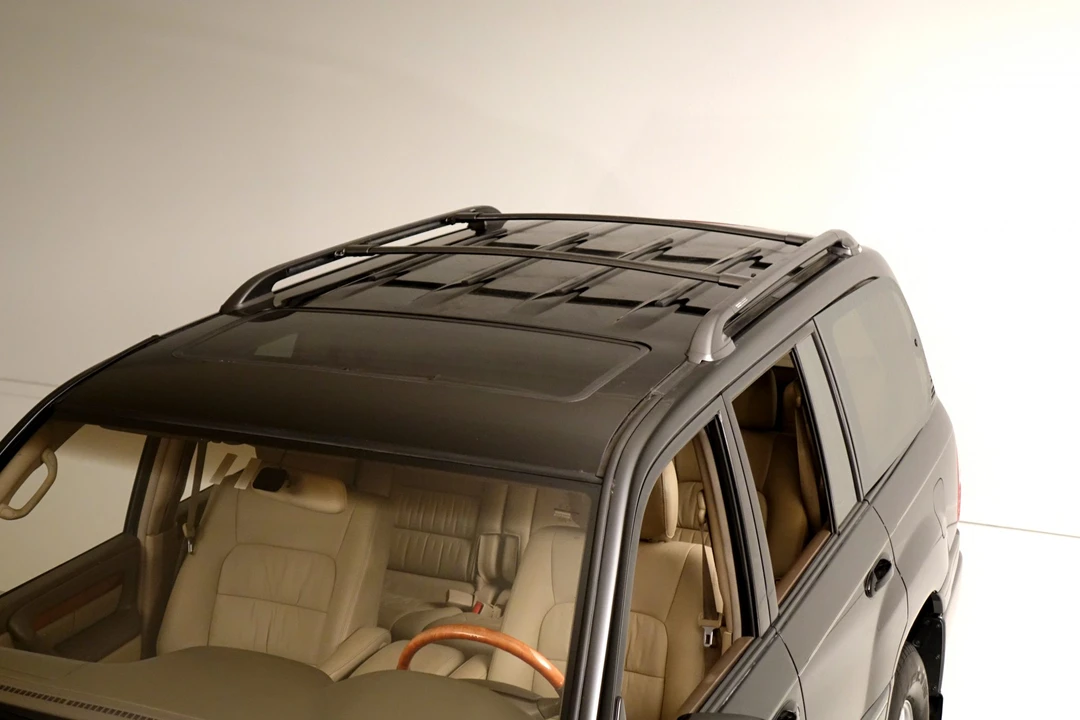 2000 Lexus LX 2nd Gen - Image 30 of 31