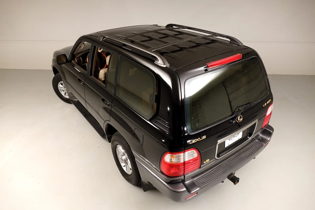 2000 Lexus LX 2nd Gen - Image 11 of 31