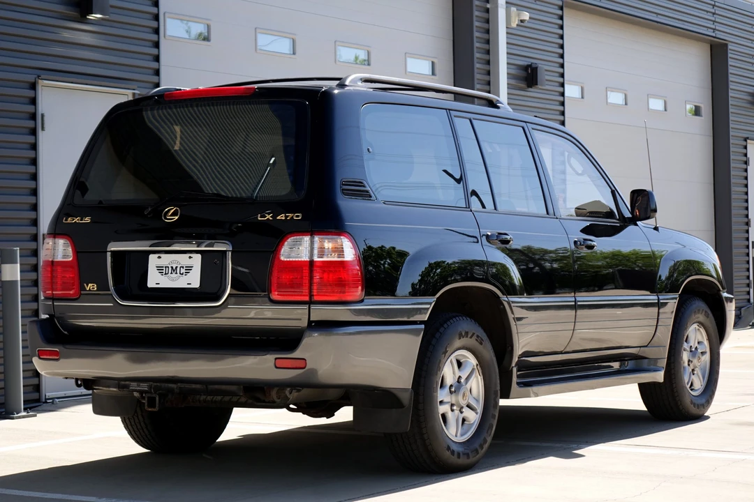 2000 Lexus LX 2nd Gen - Image 16 of 31