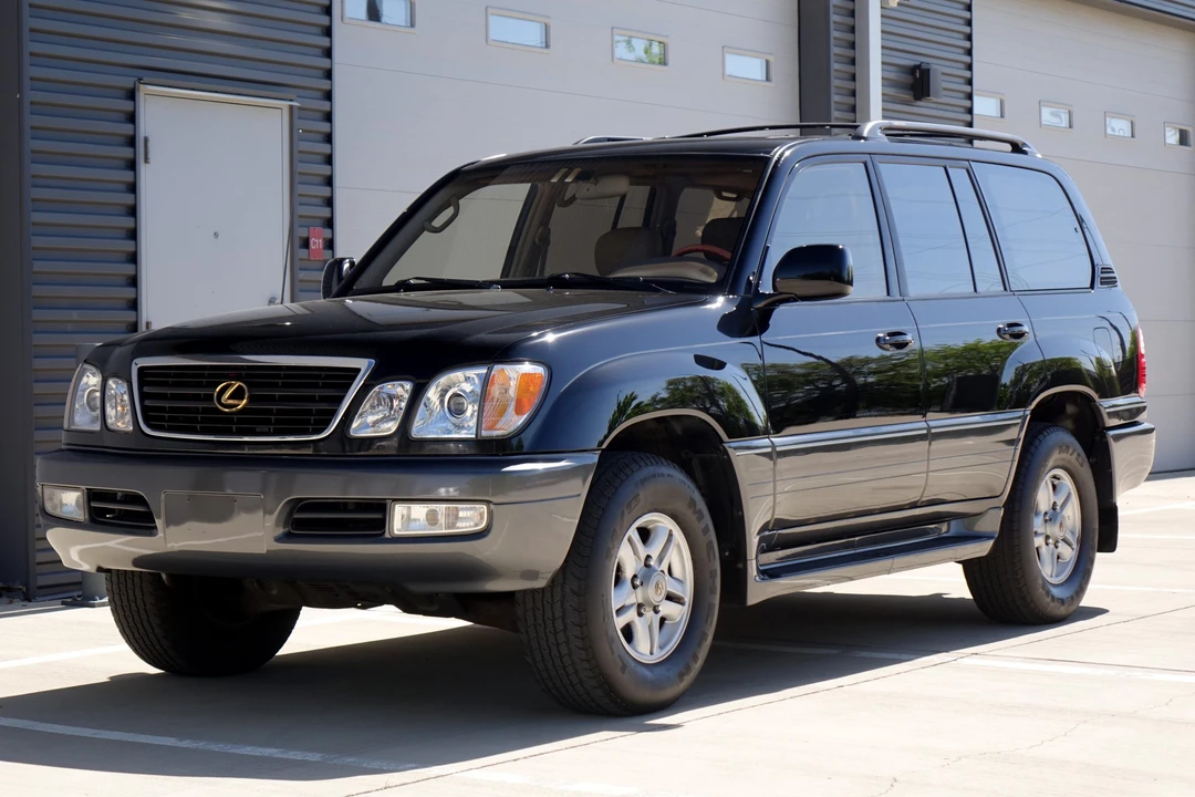 2000 Lexus LX 2nd Gen - Image 13 of 31