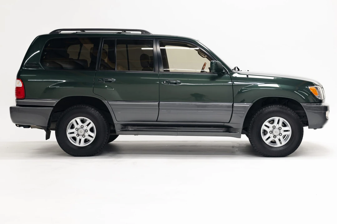 2000 Lexus LX 2nd Gen - Image 8 of 31
