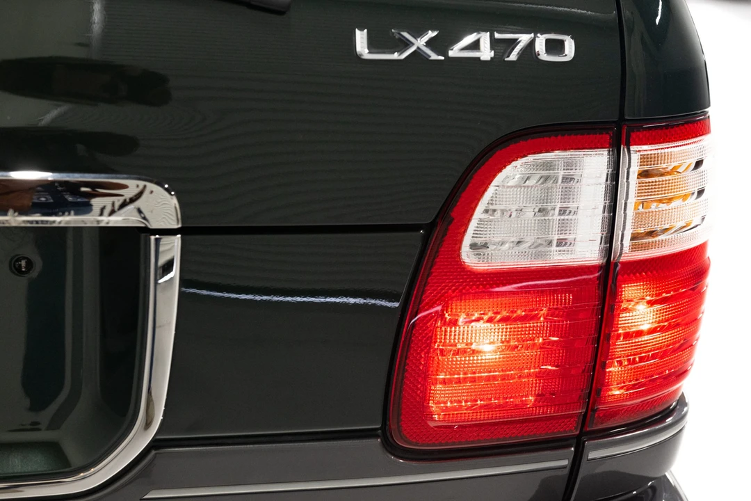2000 Lexus LX 2nd Gen - Image 31 of 31