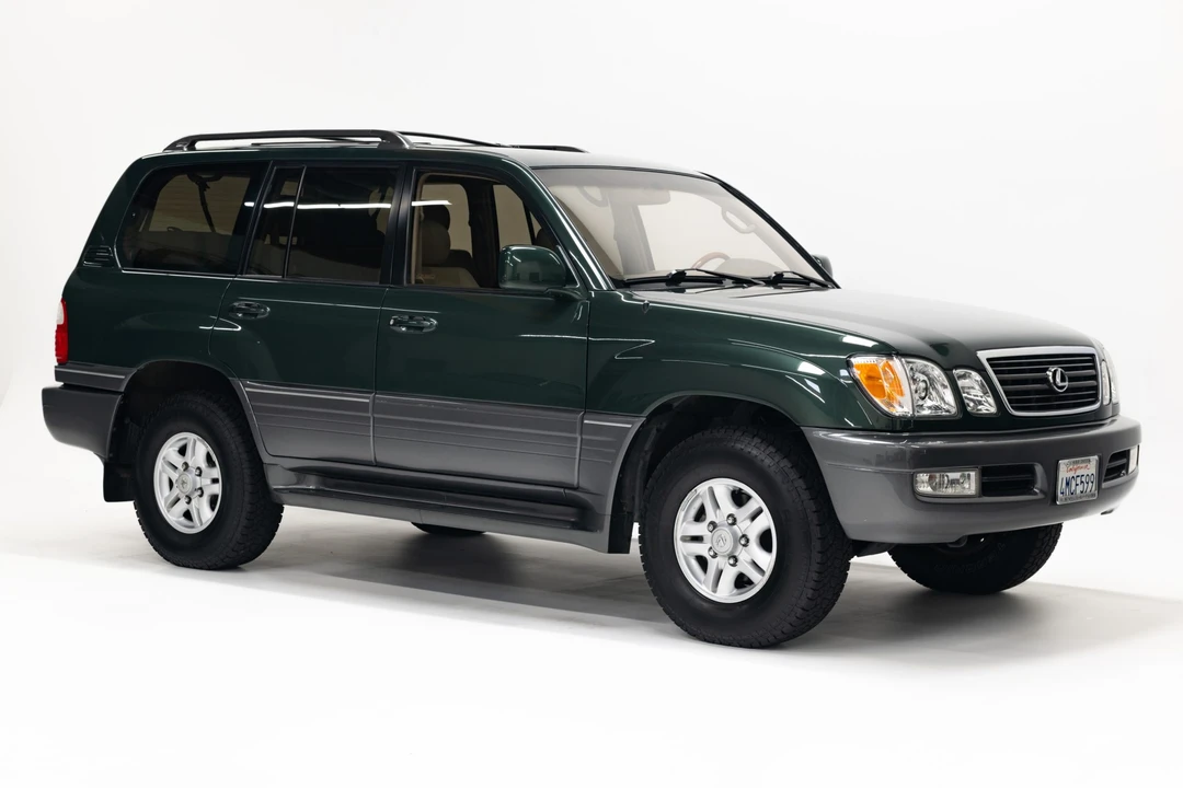 2000 Lexus LX 2nd Gen - Image 9 of 31