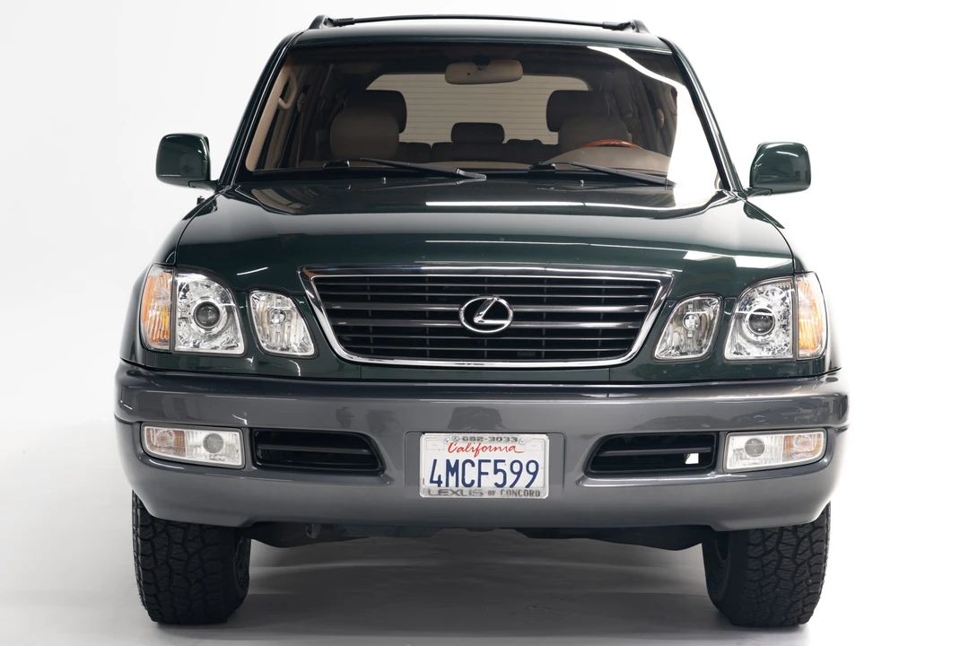 2000 Lexus LX 2nd Gen - Image 11 of 31