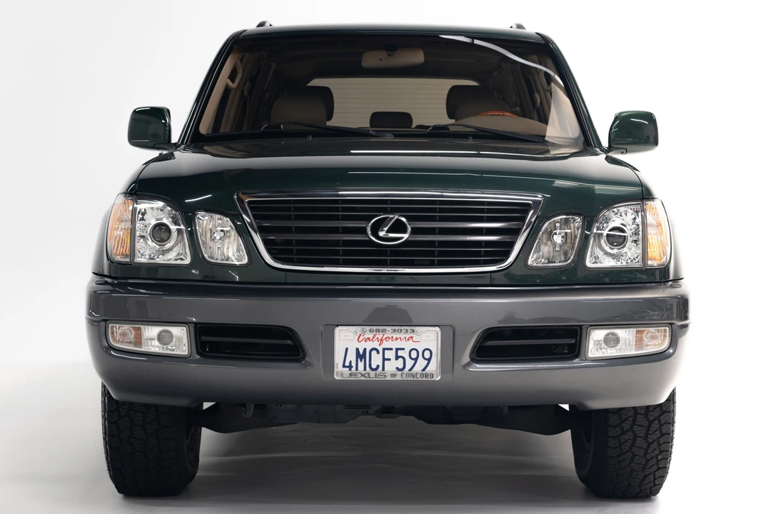 2000 Lexus LX 2nd Gen - Image 10 of 31