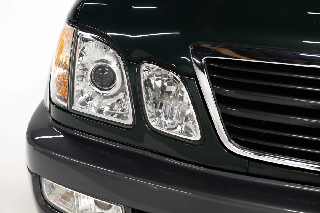 2000 Lexus LX 2nd Gen - Image 13 of 31