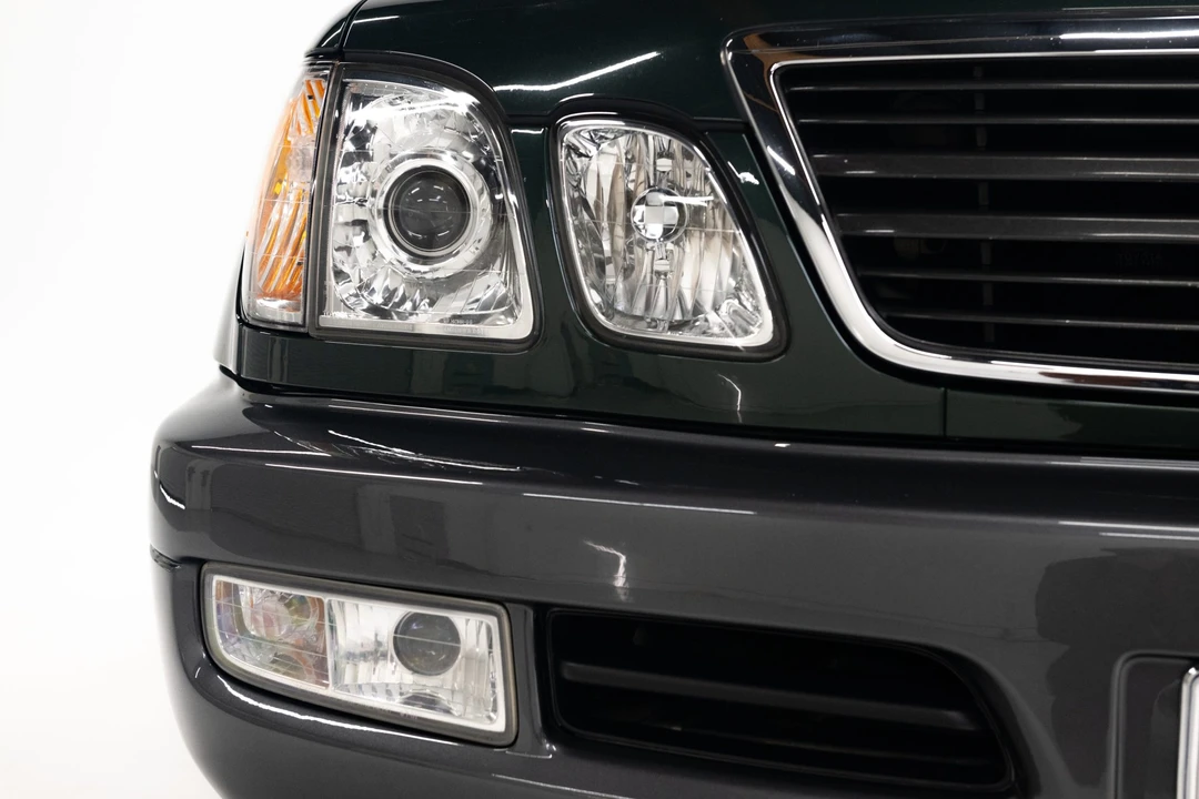 2000 Lexus LX 2nd Gen - Image 12 of 31