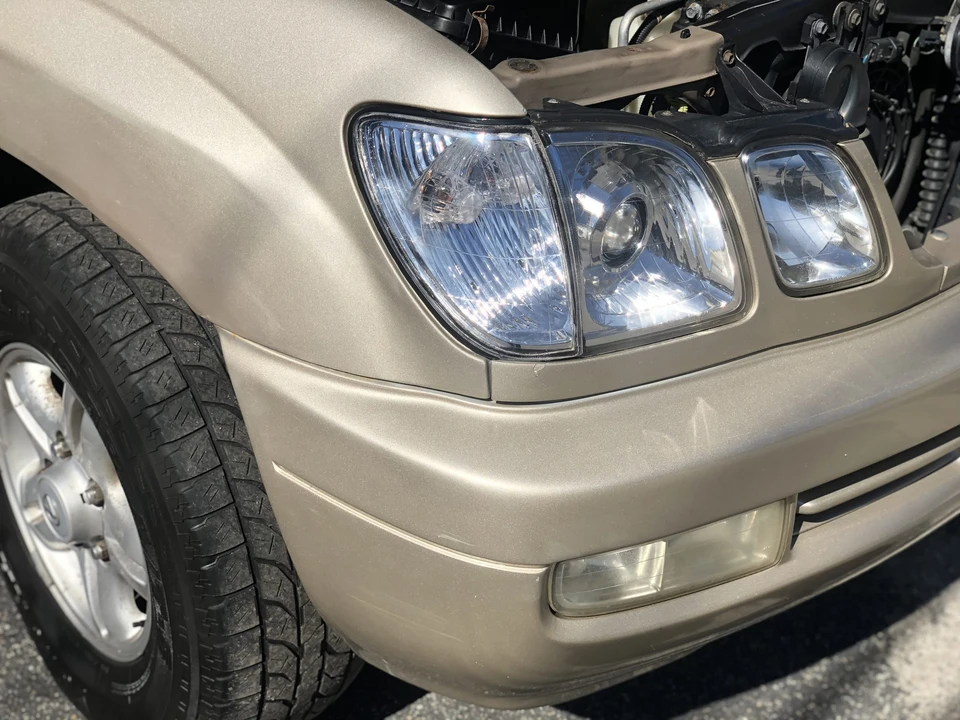 2000 Lexus LX 2nd Gen - Image 16 of 31