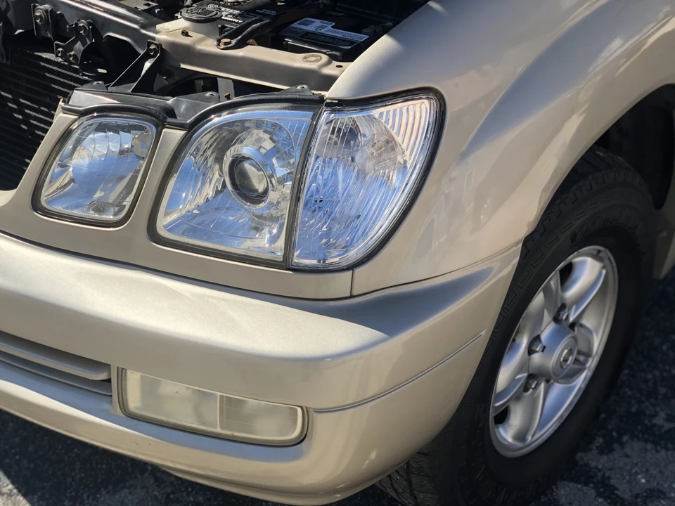 2000 Lexus LX 2nd Gen - Image 15 of 31