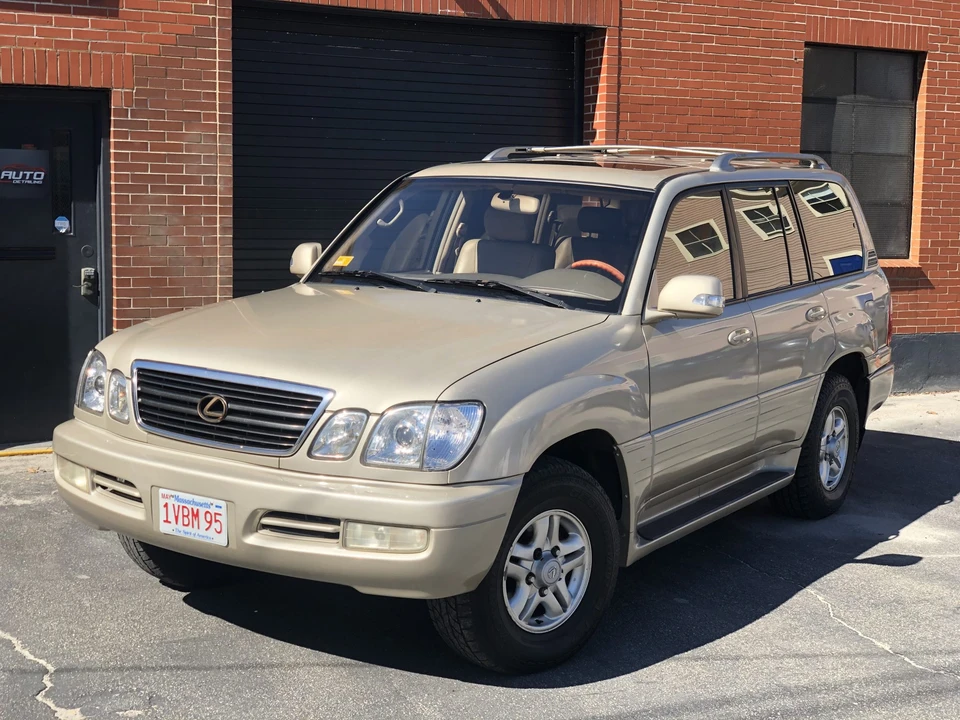 2000 Lexus LX 2nd Gen - Image 4 of 31