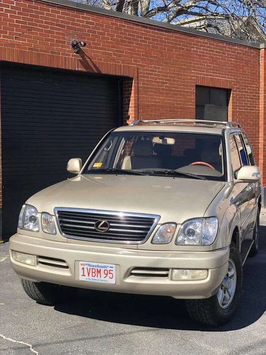 2000 Lexus LX 2nd Gen - Image 3 of 31