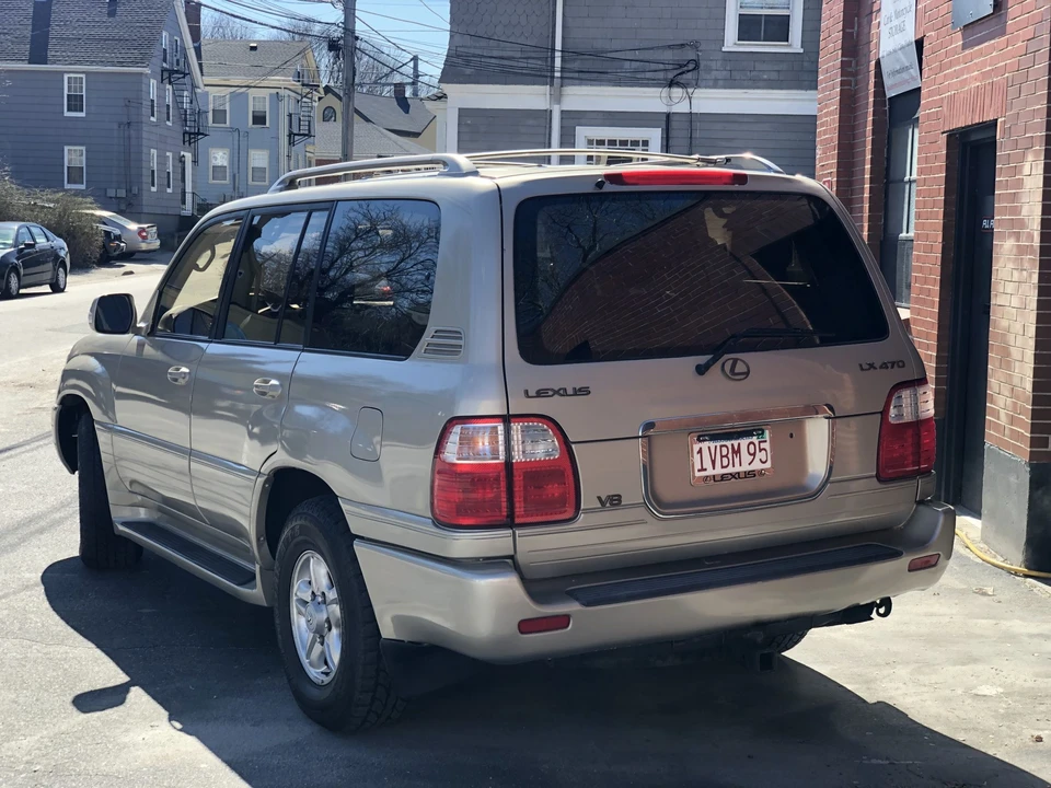 2000 Lexus LX 2nd Gen - Image 8 of 31