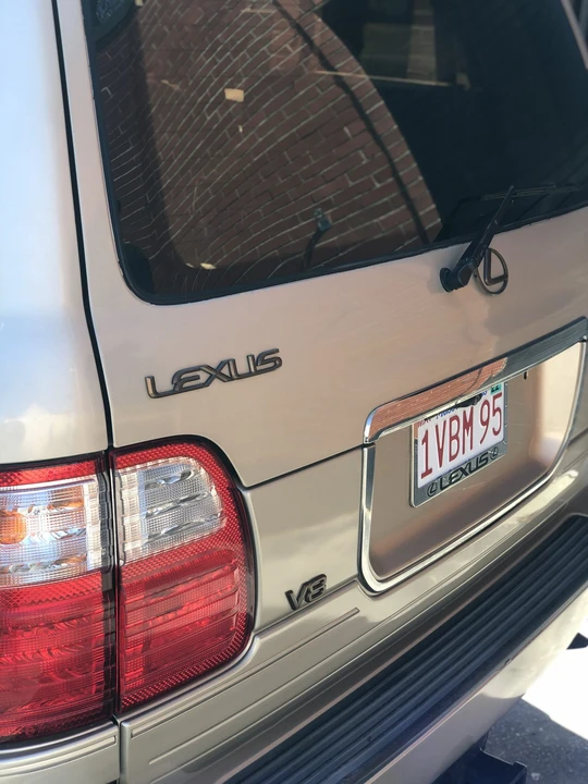 2000 Lexus LX 2nd Gen - Image 29 of 31