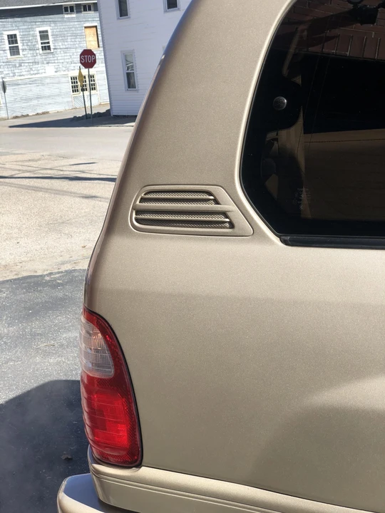 2000 Lexus LX 2nd Gen - Image 30 of 31
