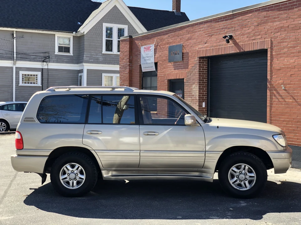 2000 Lexus LX 2nd Gen - Image 12 of 31