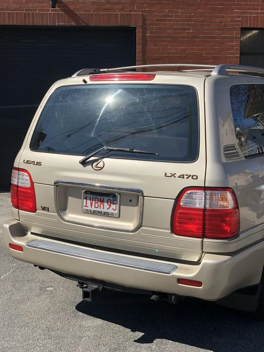 2000 Lexus LX 2nd Gen - Image 24 of 31