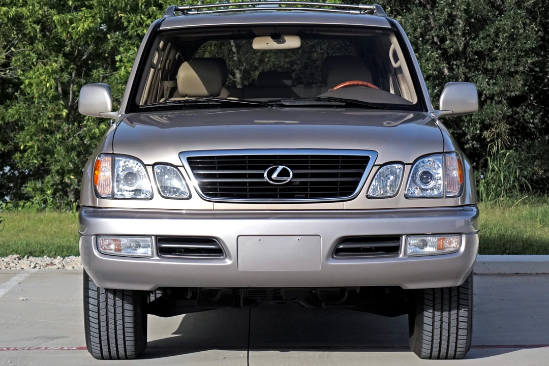 2000 Lexus LX 2nd Gen - Image 12 of 31