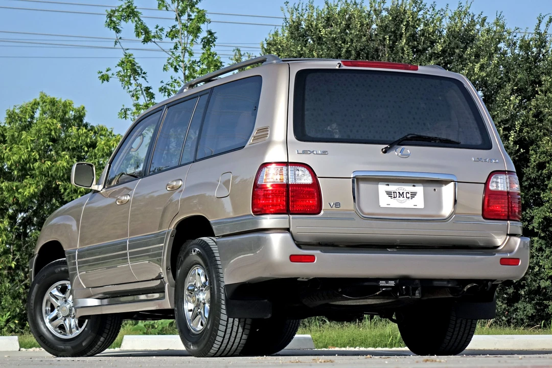 2000 Lexus LX 2nd Gen - Image 5 of 31