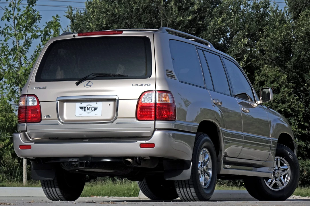 2000 Lexus LX 2nd Gen - Image 7 of 31