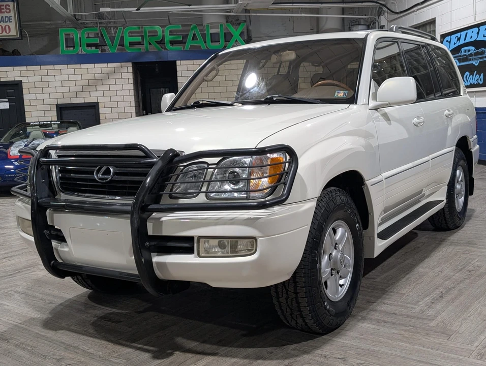 2000 Lexus LX 2nd Gen - Image 16 of 31