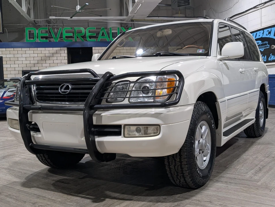 2000 Lexus LX 2nd Gen - Image 17 of 31