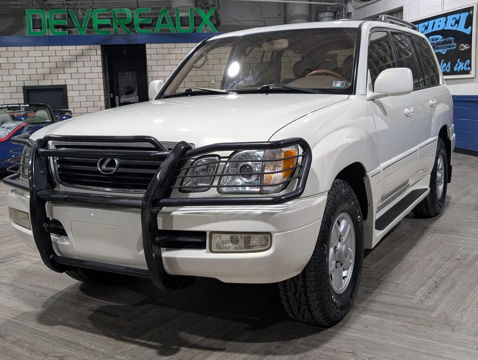 2000 Lexus LX 2nd Gen - Image 18 of 31