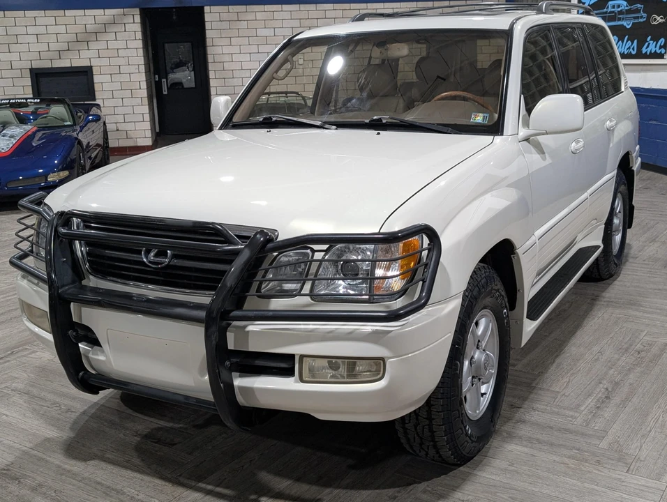 2000 Lexus LX 2nd Gen - Image 19 of 31
