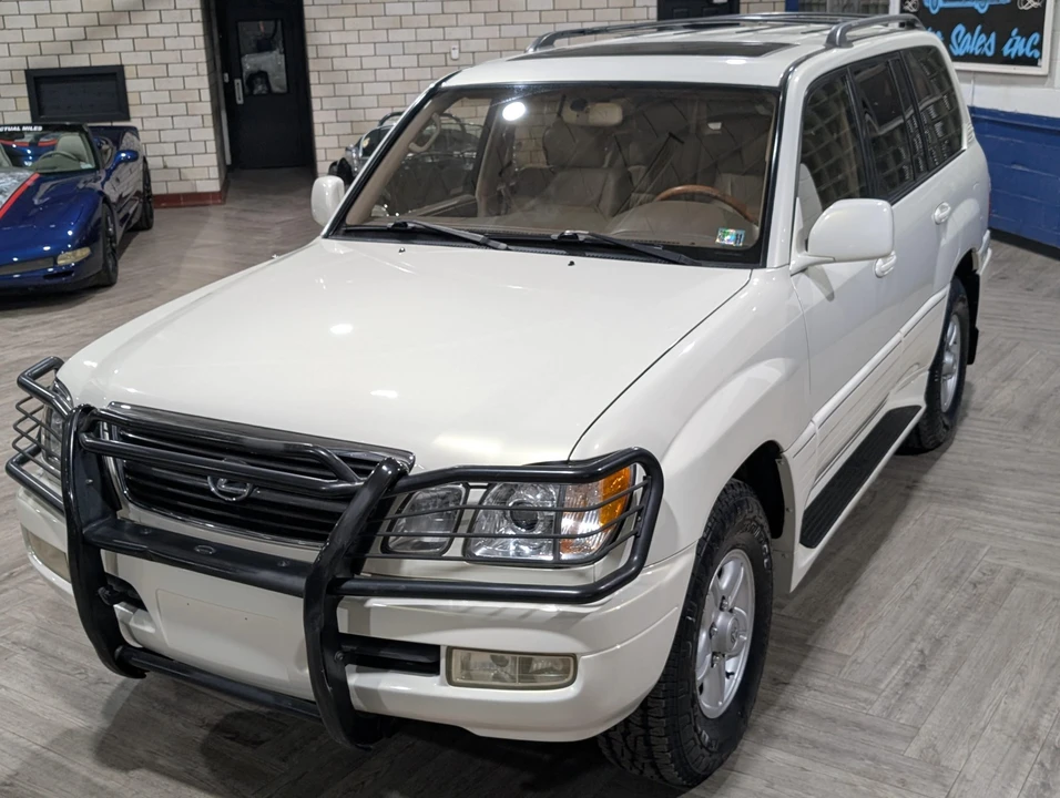 2000 Lexus LX 2nd Gen - Image 20 of 31