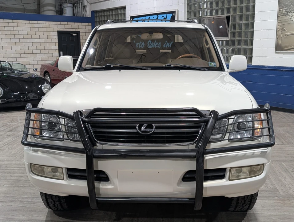 2000 Lexus LX 2nd Gen - Image 25 of 31