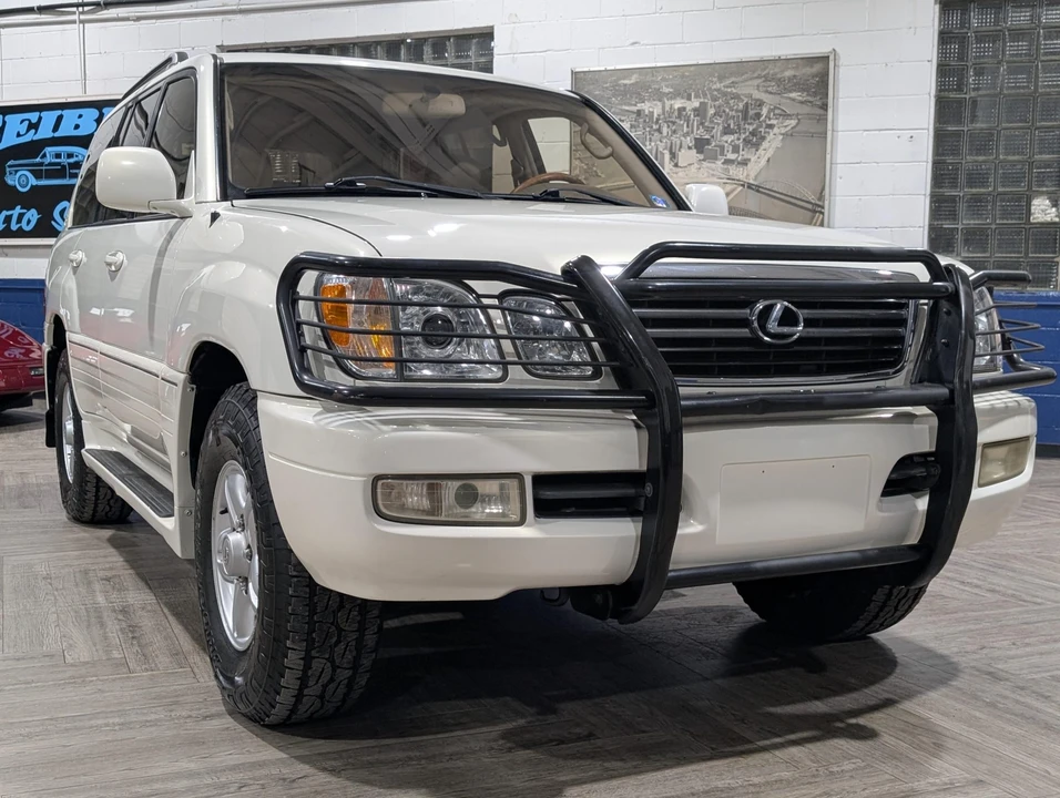 2000 Lexus LX 2nd Gen - Image 30 of 31